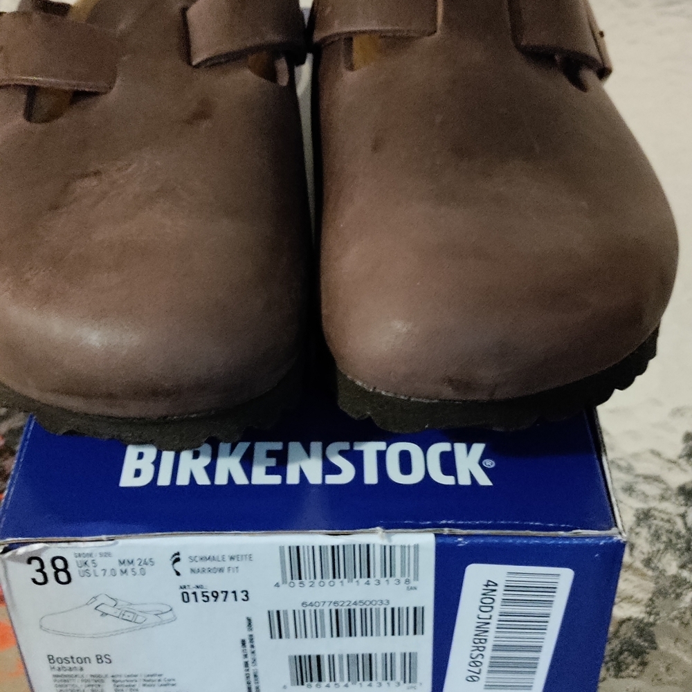 Brand New never worn Birkenstocks size 7 (EU 38)